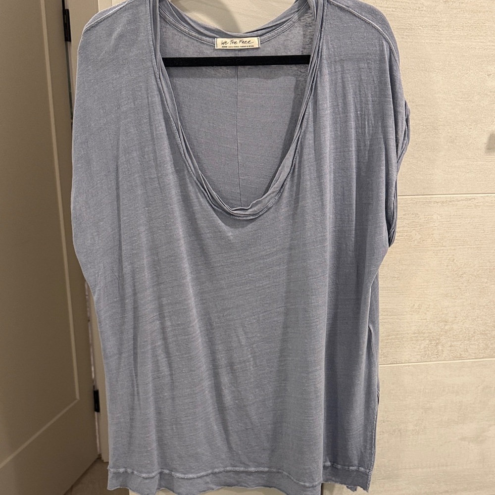 WE THE FREE BLUE SHORT SLEEVE TOP